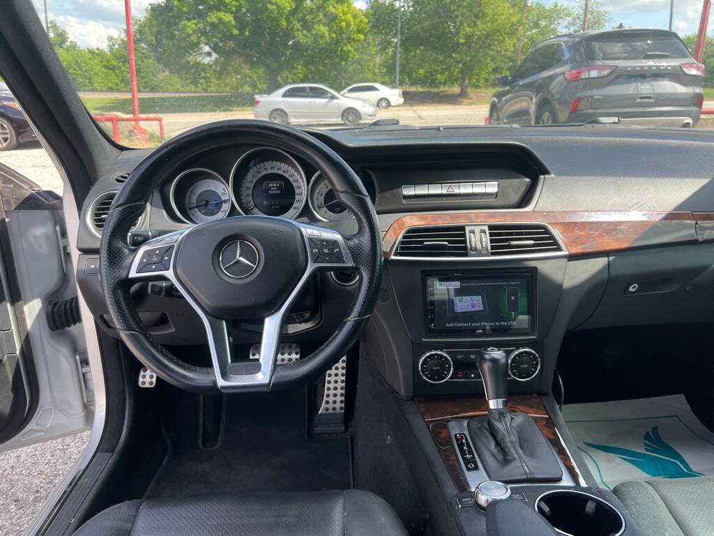 Used 2014 Mercedes-Benz C 300 4MATIC Sedan image 11