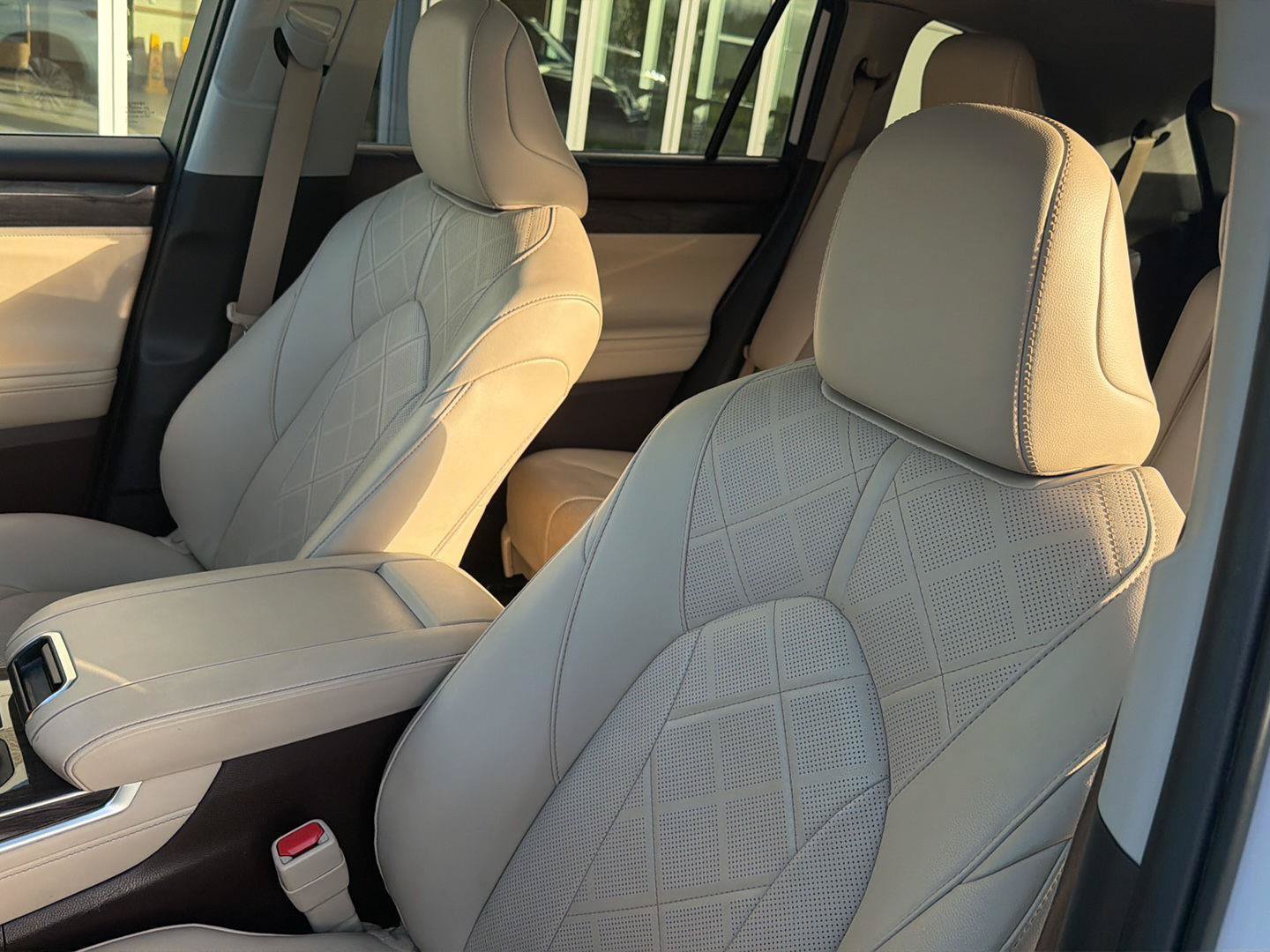 Used 2022 Toyota Highlander Platinum AWD/4WD image 30