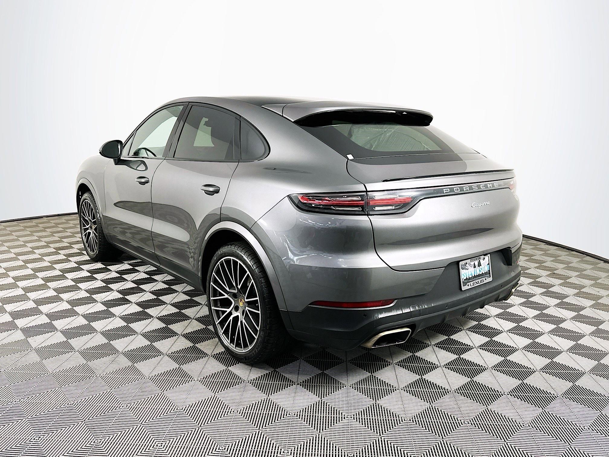 Used 2021 Porsche Cayenne Coupe image 5
