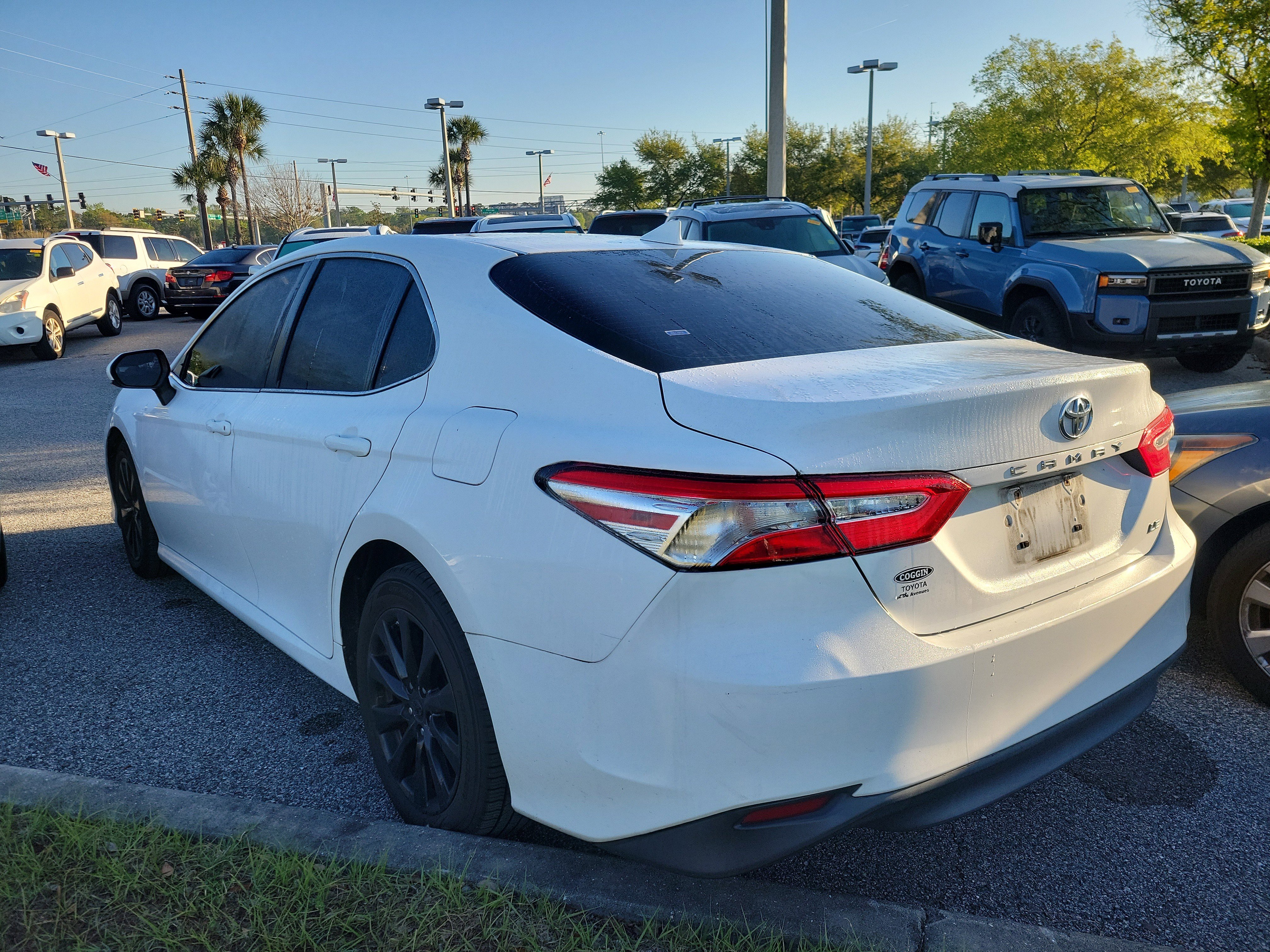 Used 2019 Toyota Camry LE image 21