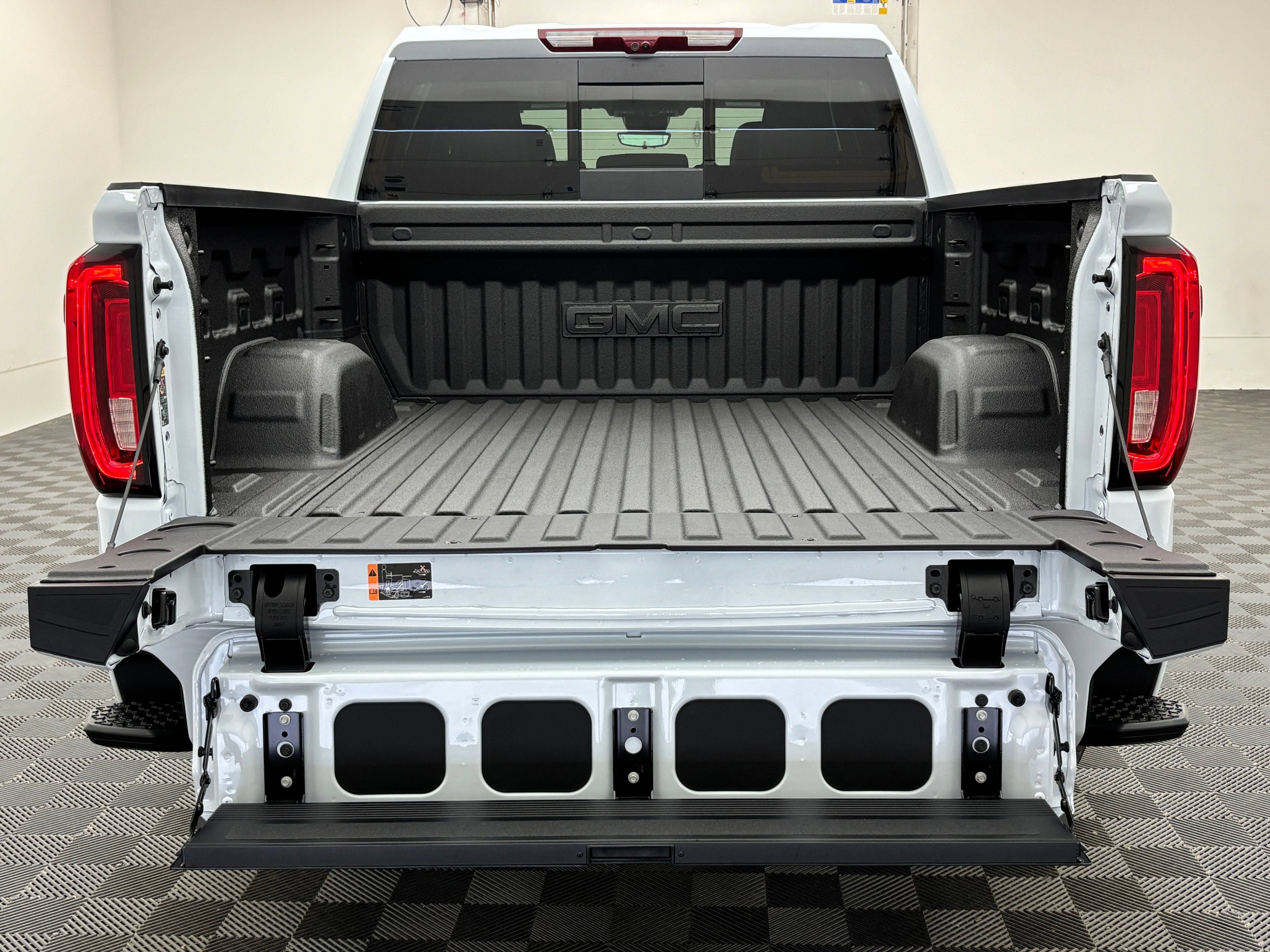 New 2026 GMC Sierra 1500 Denali AWD/4WD image 13