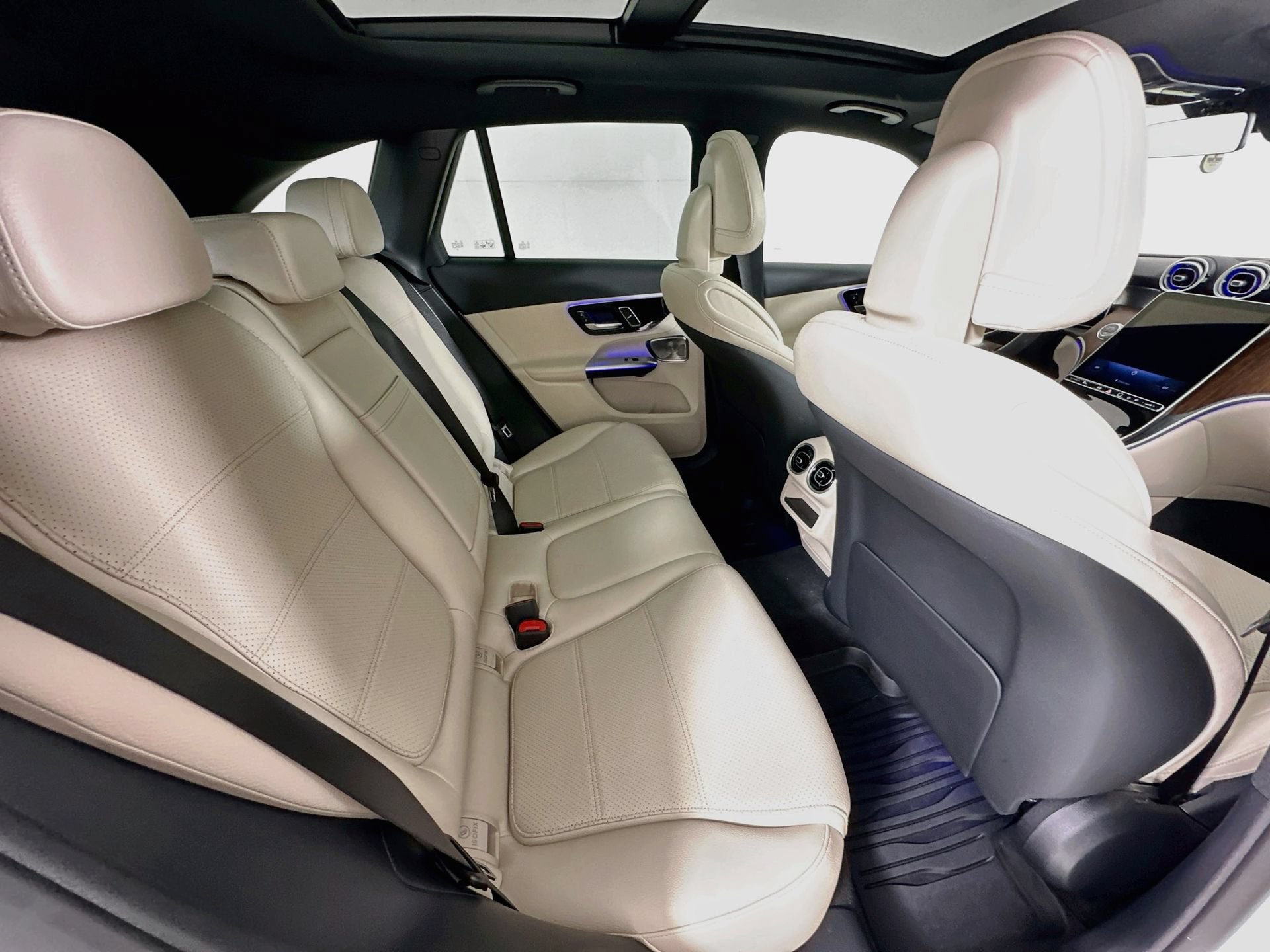 Certified 2026 Mercedes-Benz GLC 300 image 29