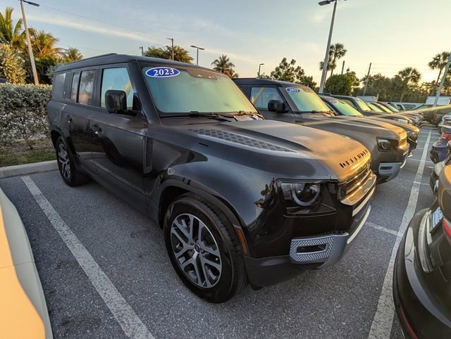 Used 2023 Land Rover Defender 130 SE image 2