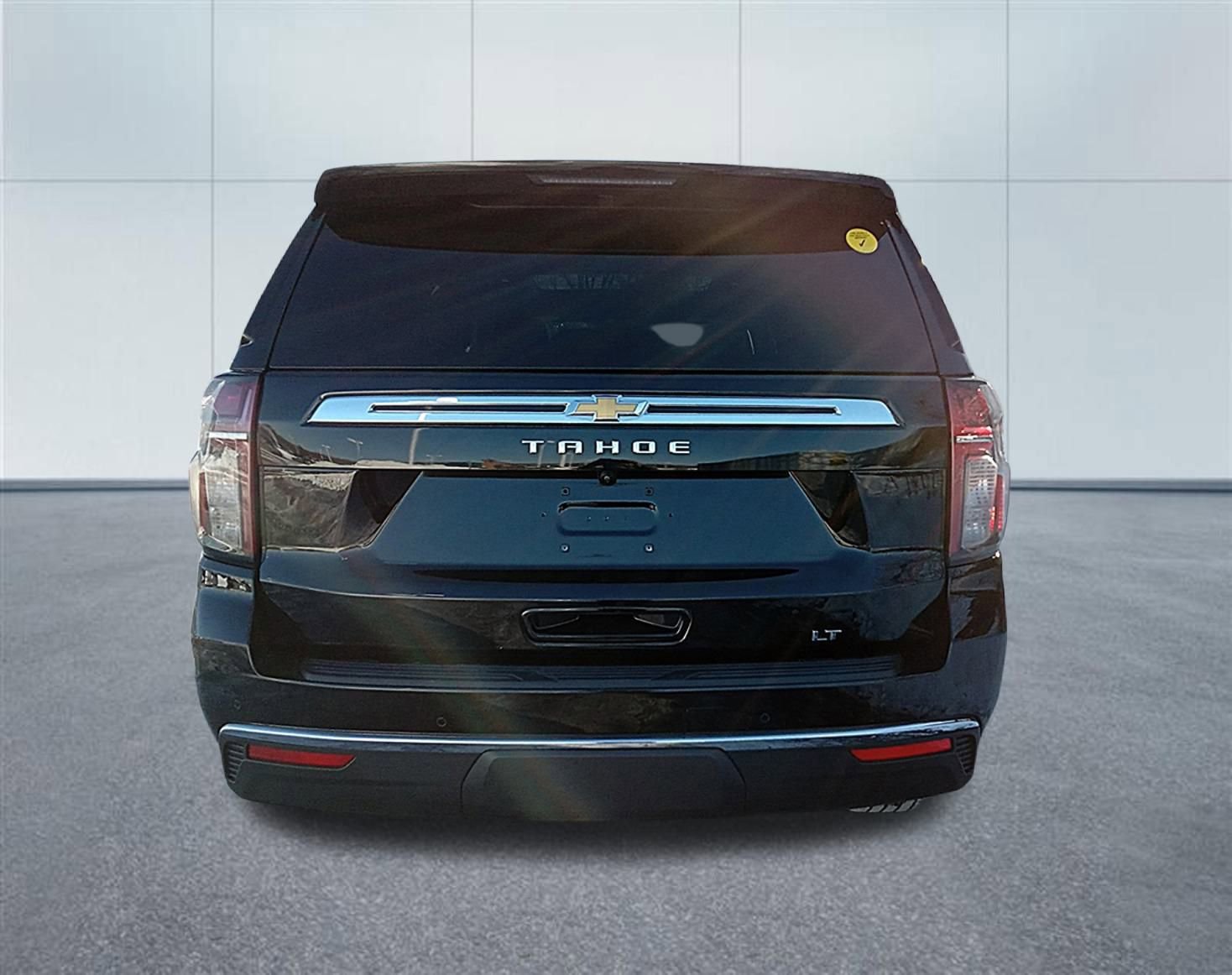 Used 2021 Chevrolet Tahoe LT w/ LT Signature Package image 4