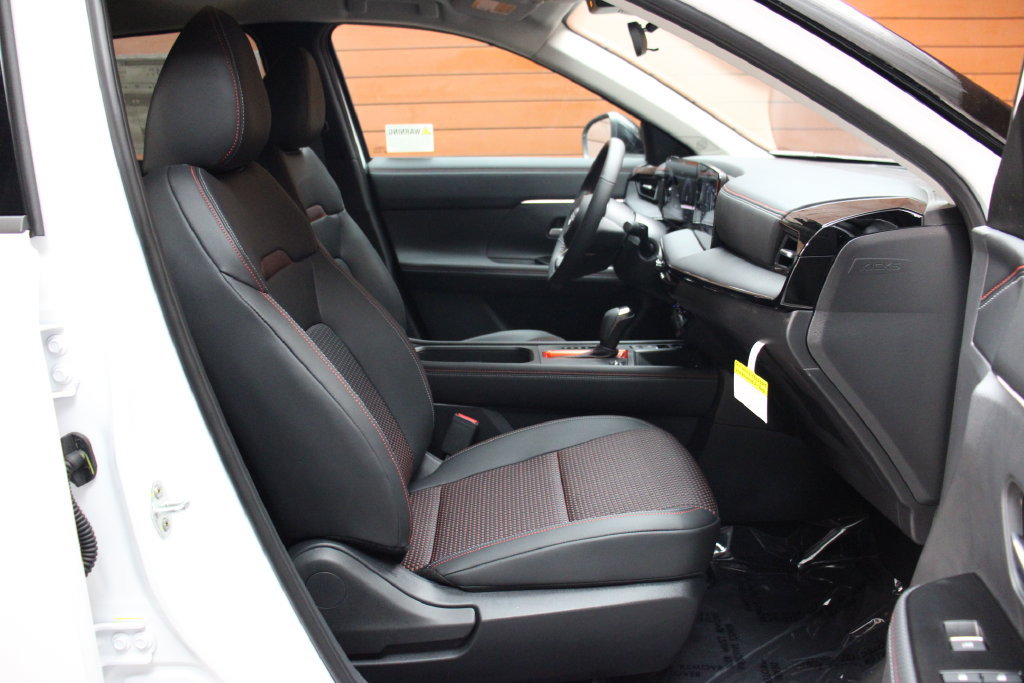 New 2026 Nissan Kicks SR FWD image 5