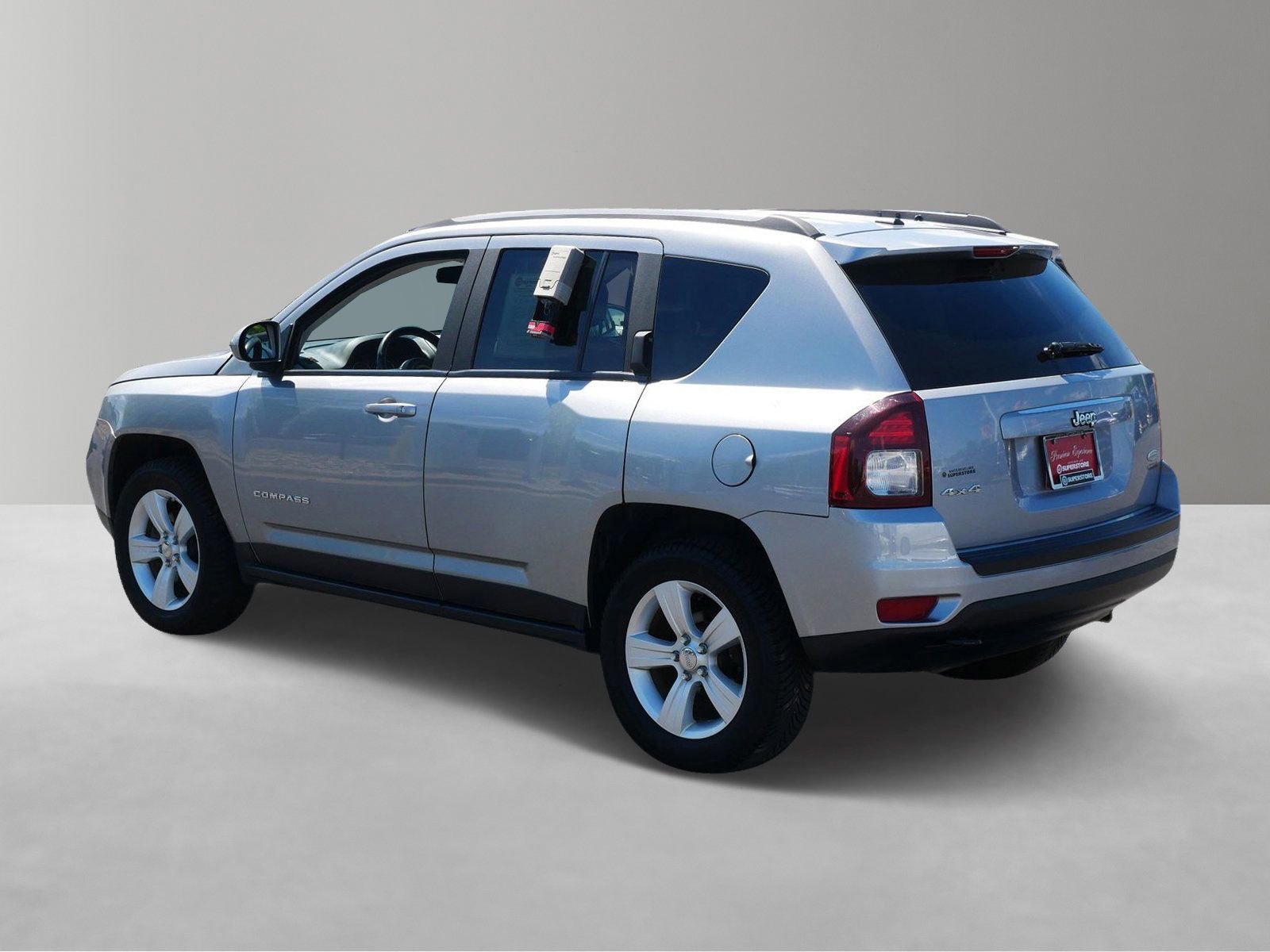 Used 2016 Jeep Compass Latitude w/ All Weather Capability Group AWD/4WD image 5