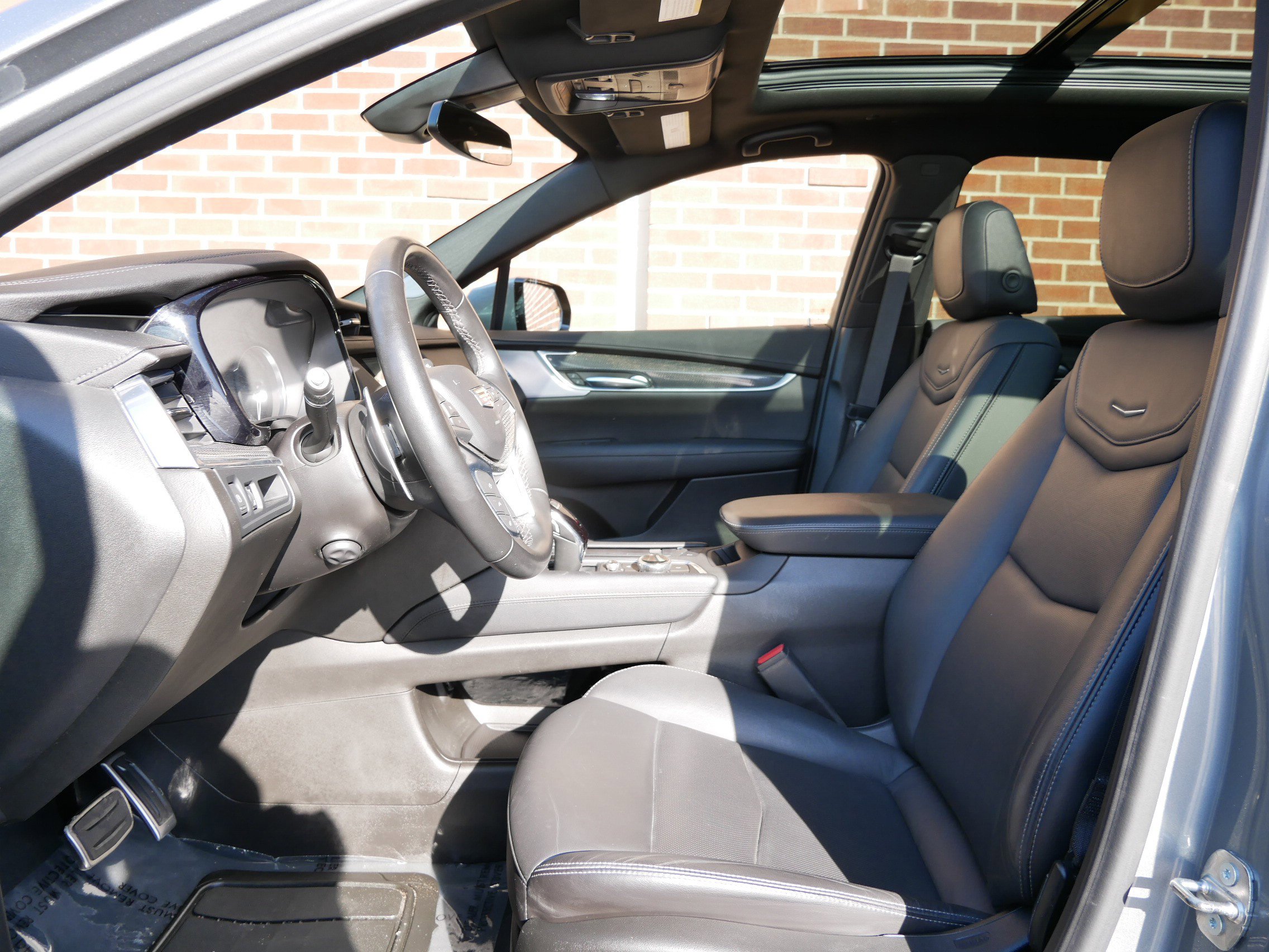 Certified 2024 Cadillac XT5 Sportv w/ LPO, Floor Liner Package image 6