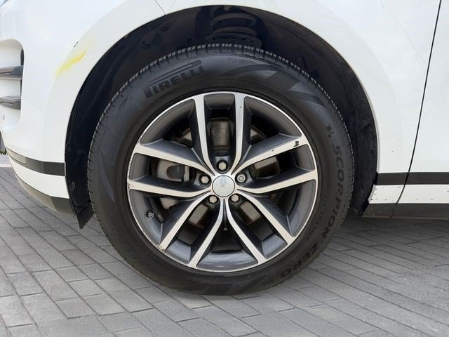 Used 2024 Land Rover Range Rover Evoque Dynamic SE AWD/4WD image 9