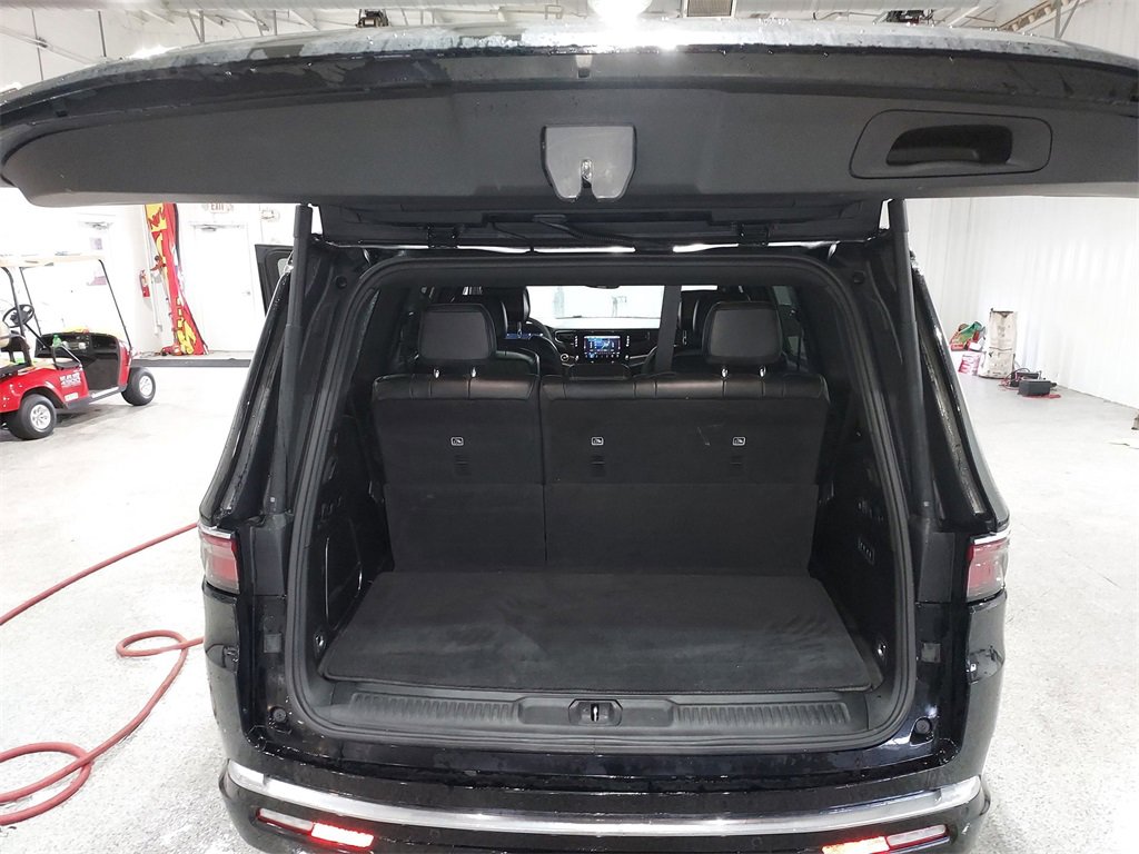 Used 2023 Jeep Wagoneer Series II w/ Premium Group I image 31