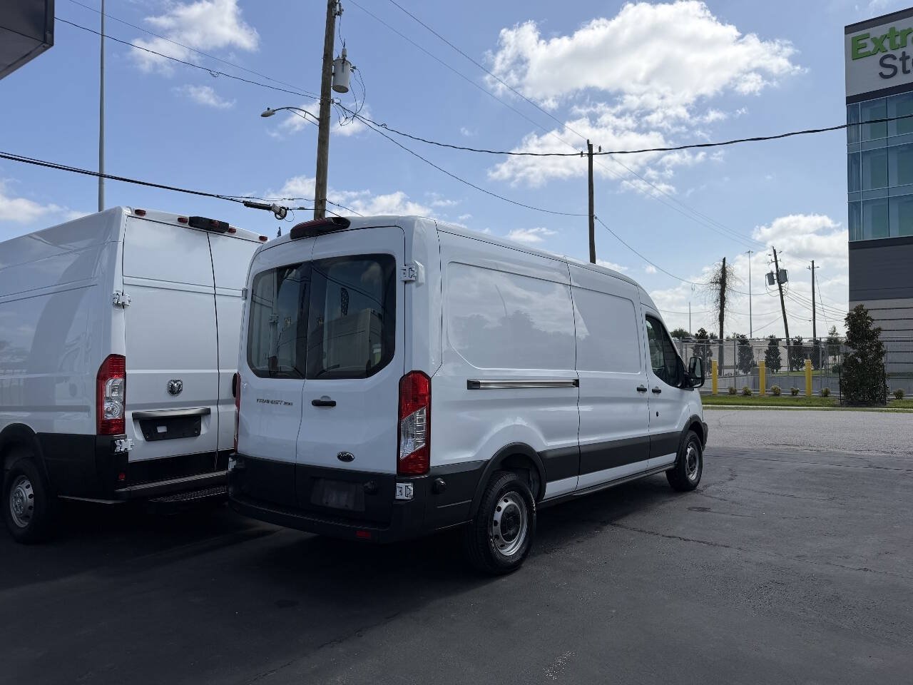 Used 2018 Ford Transit 250 148 Medium Roof RWD image 6