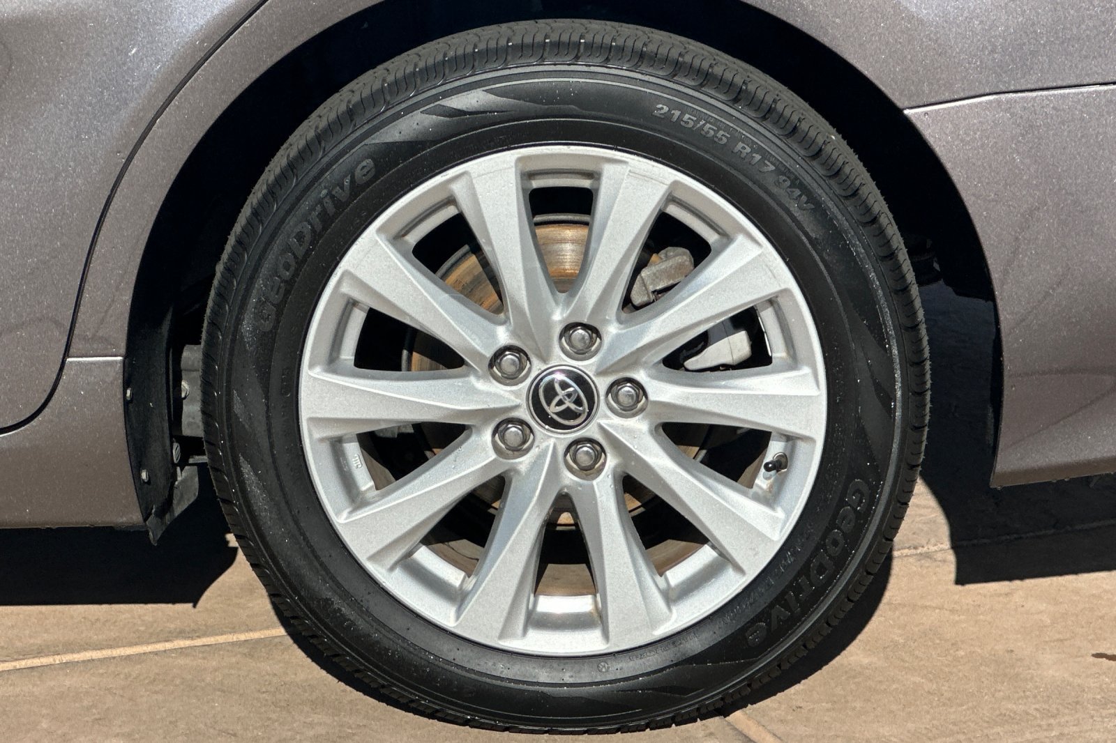 Certified 2020 Toyota Camry LE FWD image 31