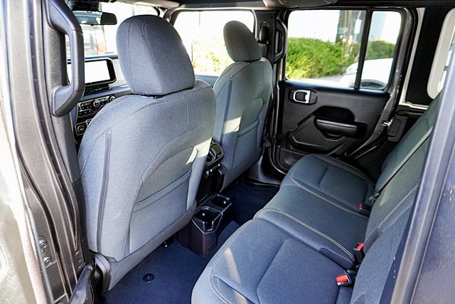 Used 2024 Jeep Wrangler Unlimited Sport AWD/4WD image 25