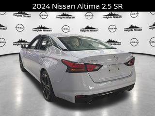 Used 2024 Nissan Altima 2.5 SR FWD image 2
