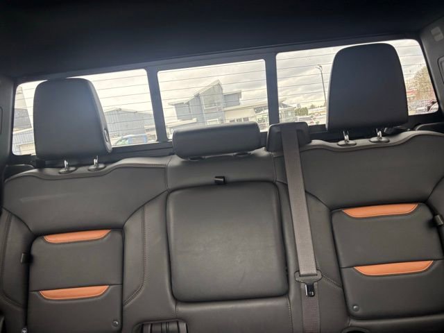 Used 2024 GMC Sierra 2500 AT4 w/ Technology Package image 11