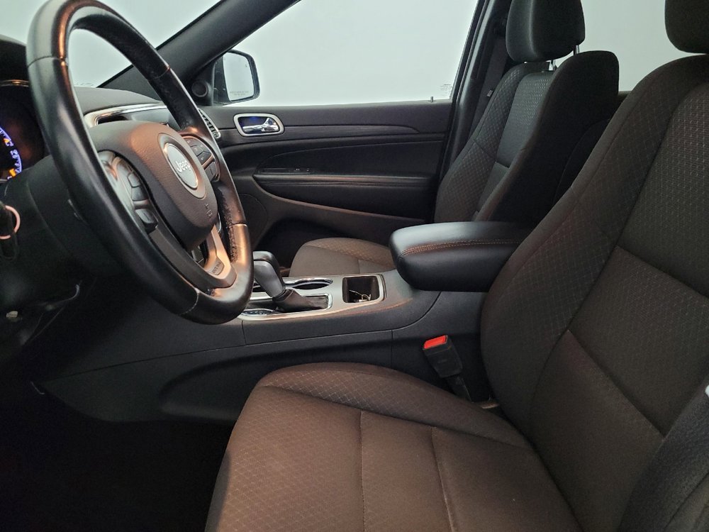 Used 2019 Jeep Grand Cherokee Laredo image 17