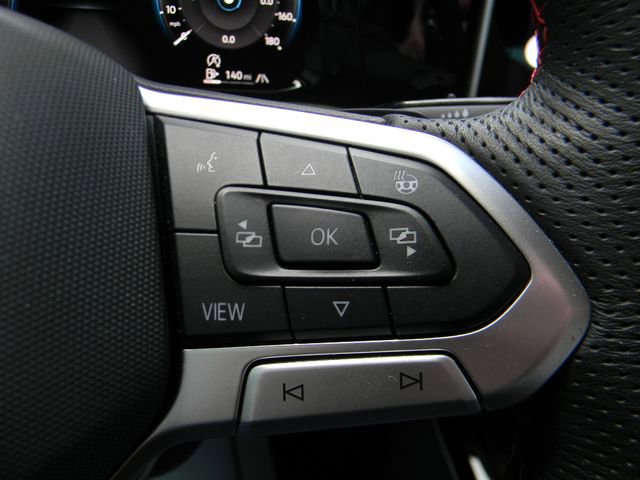 Used 2025 Volkswagen GTI SE FWD image 10