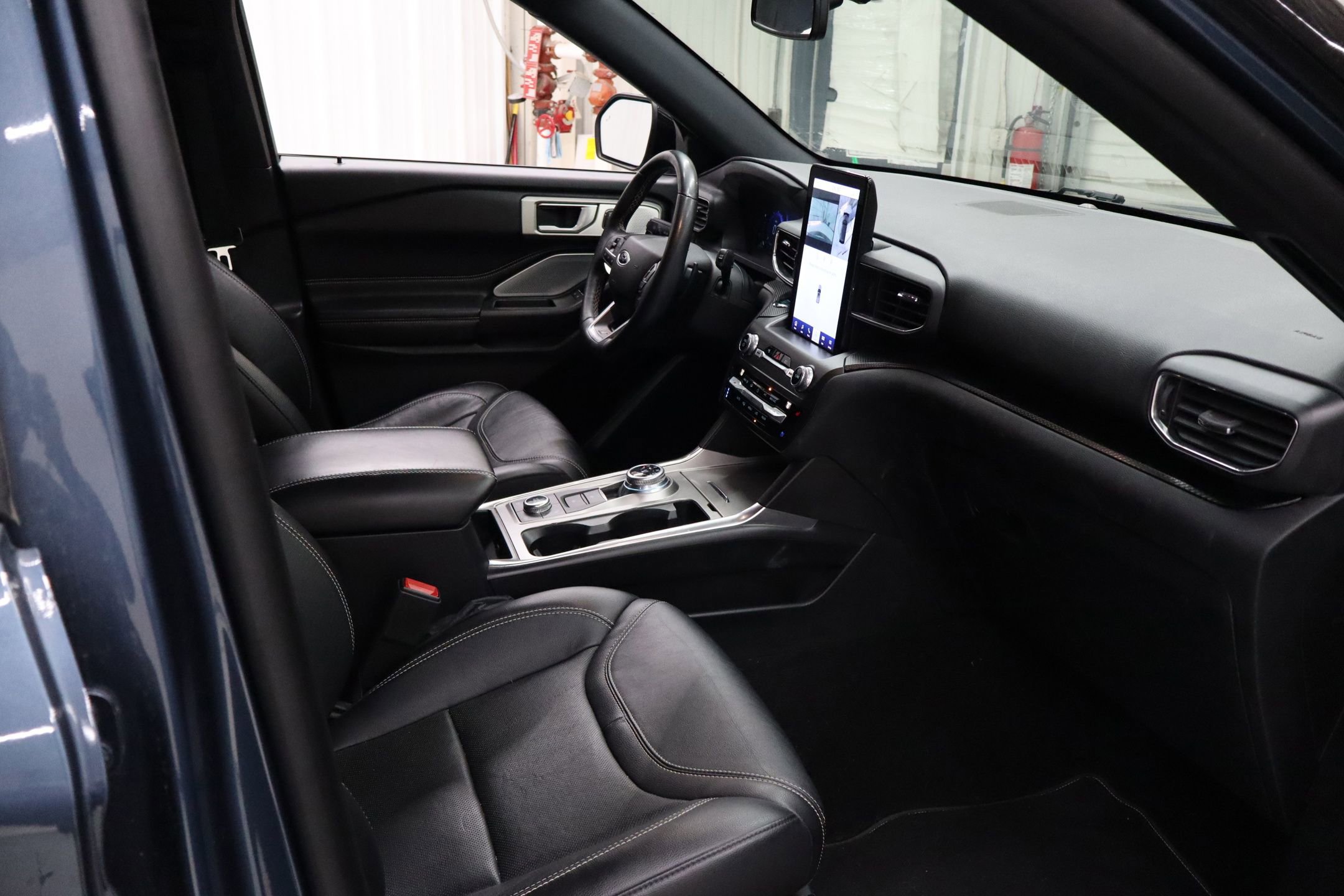 Certified 2020 Ford Explorer ST w/ Premium Technology Package image 29