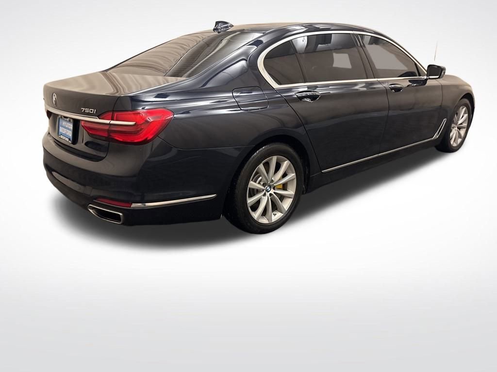 Used 2019 BMW 750i xDrive w/ Executive Package image 5