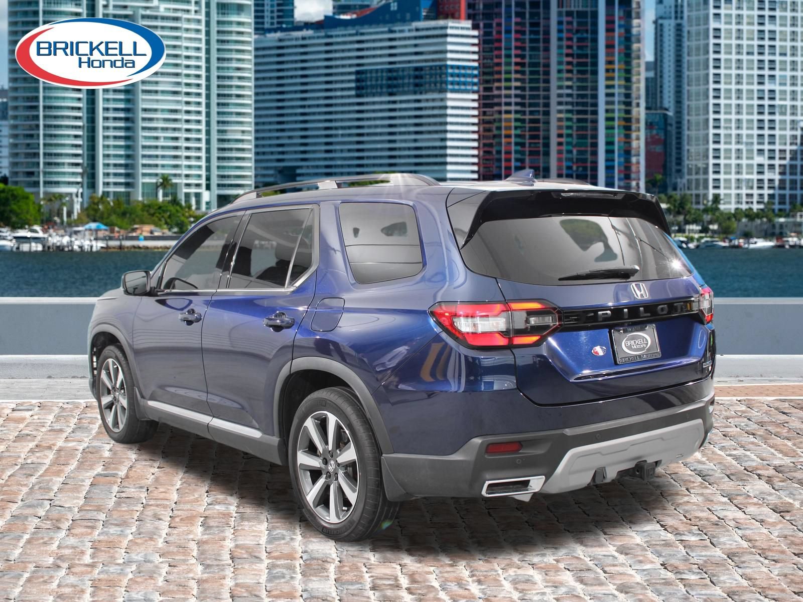 Used 2023 Honda Pilot Touring image 4
