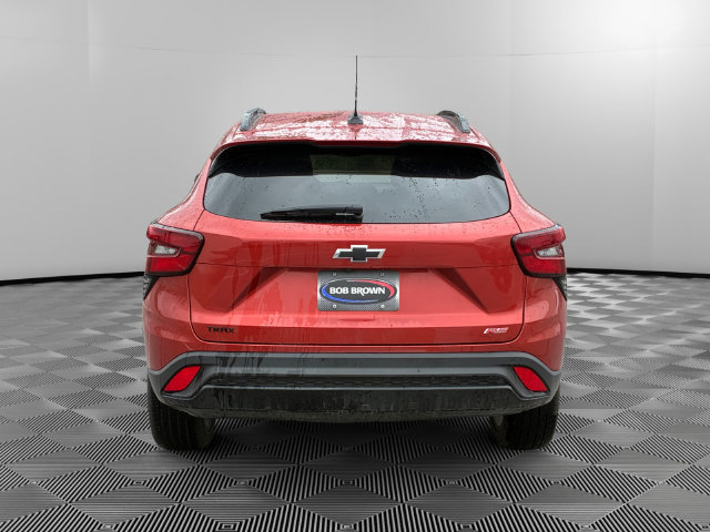 Used 2024 Chevrolet Trax RS w/ Sunroof Package FWD image 4
