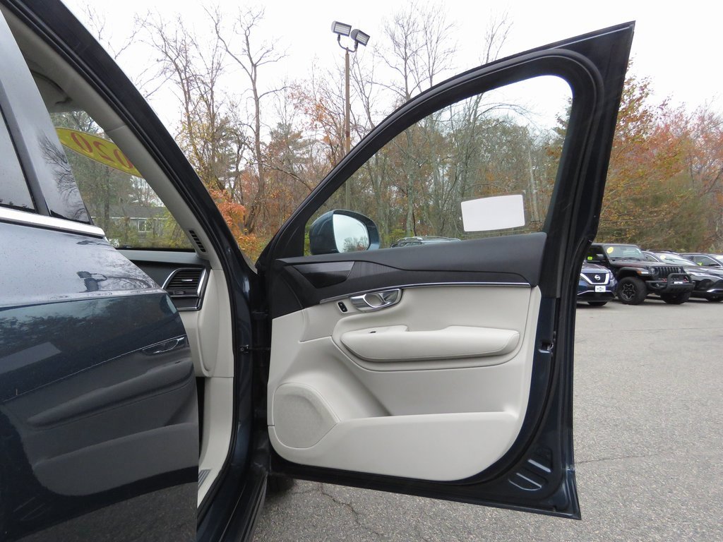 Used 2020 Volvo XC90 T6 Momentum w/ Protection Package image 13