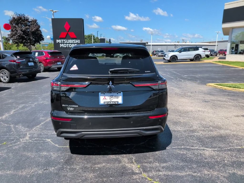 New 2026 Mitsubishi Outlander ES AWD/4WD image 10