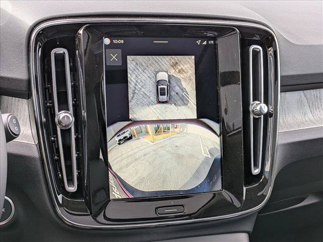 New 2026 Volvo XC40 B5 Plus w/ Climate Package AWD/4WD image 15