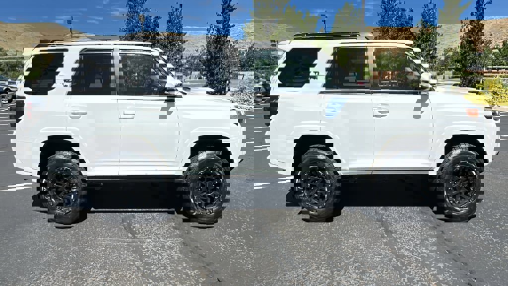 Used 2023 Toyota 4Runner TRD Off-Road Premium video 2