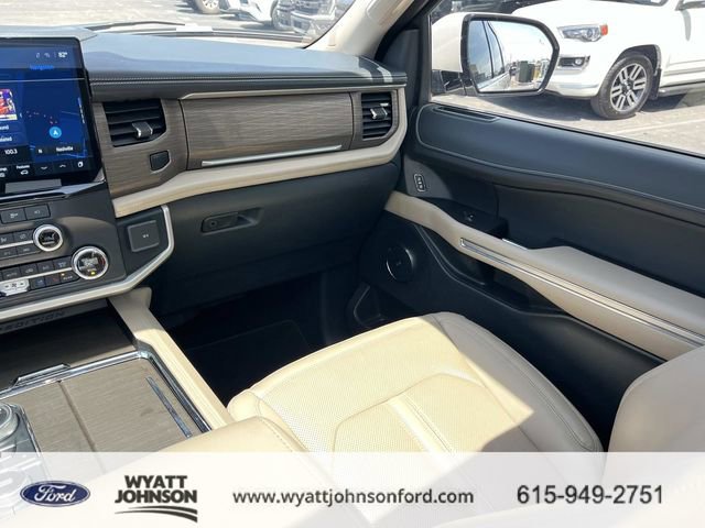 Used 2022 Ford Expedition Max Limited image 16