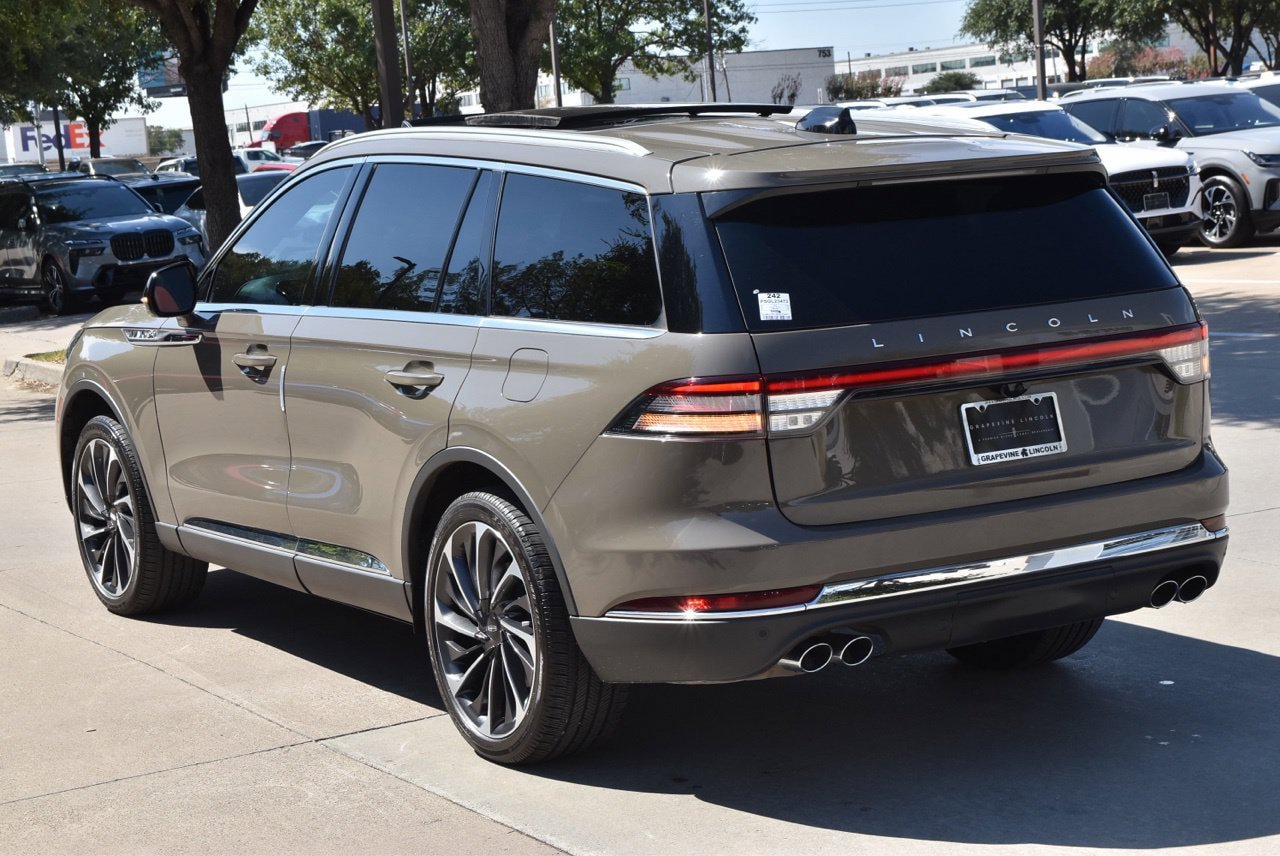 Certified 2025 Lincoln Aviator Reserve w/ Equipment Group 201A AWD/4WD image 10