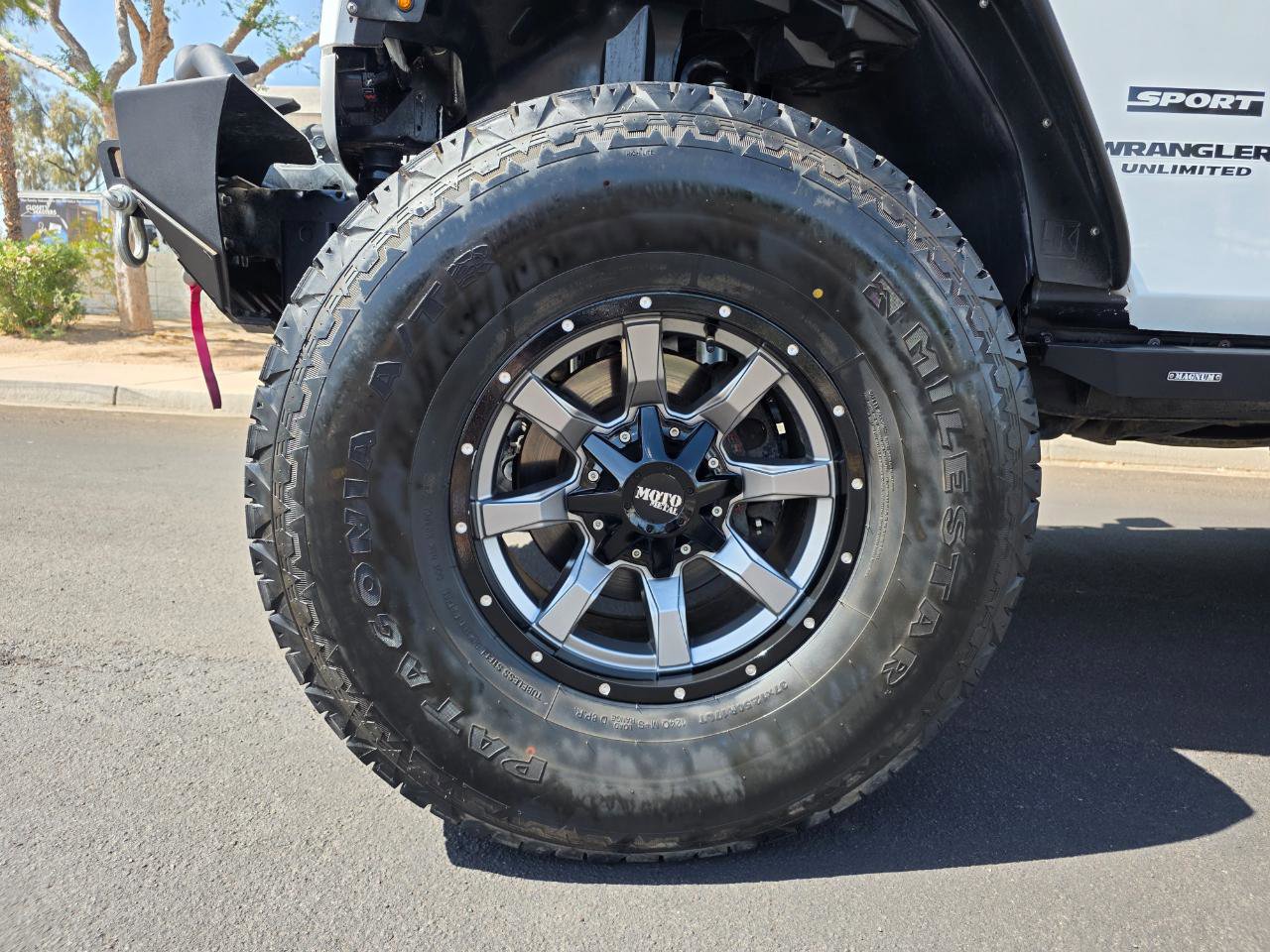 Used 2015 Jeep Wrangler Unlimited Sport w/ Connectivity Group AWD/4WD image 7