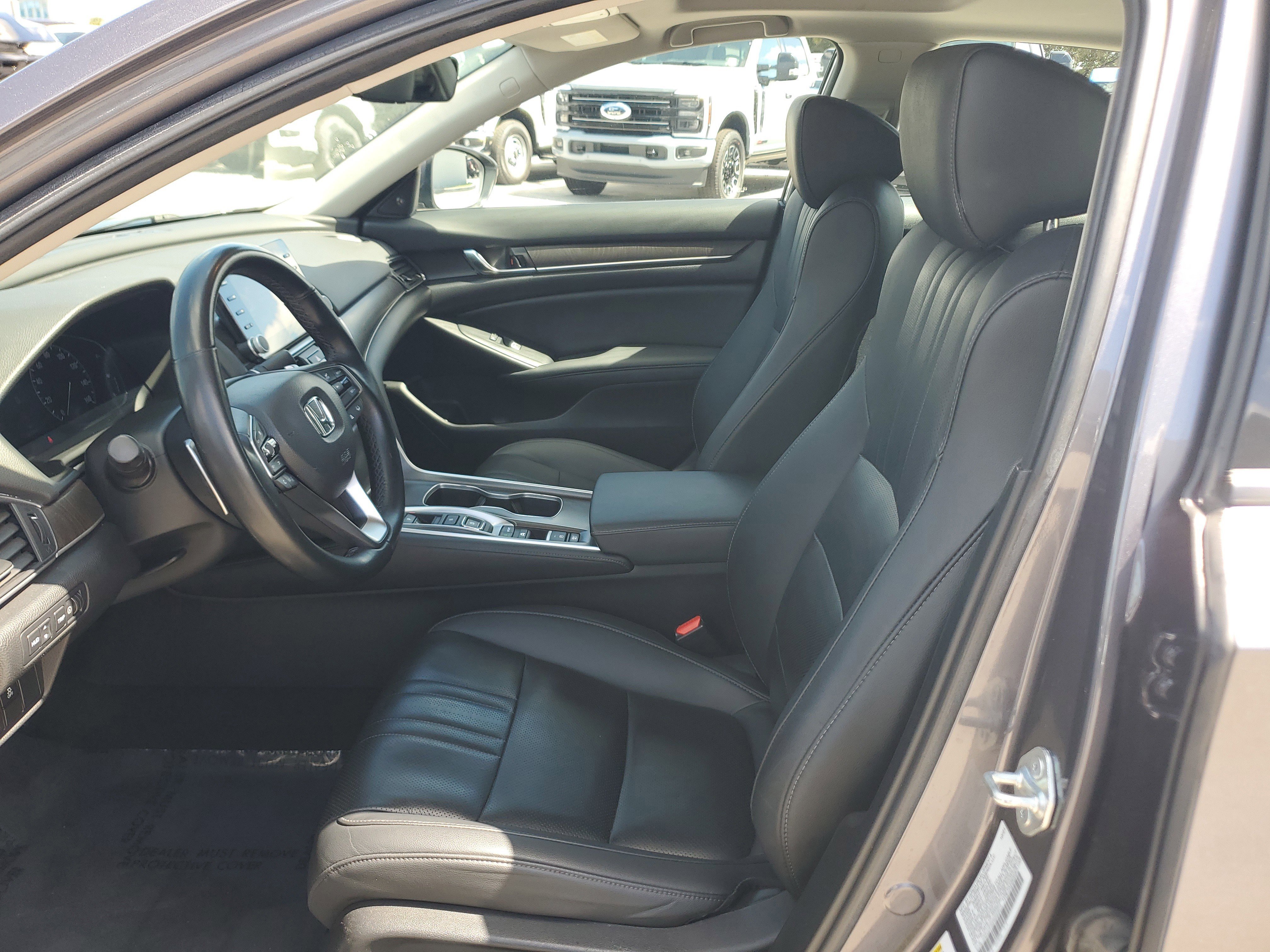 Used 2021 Honda Accord Touring image 12