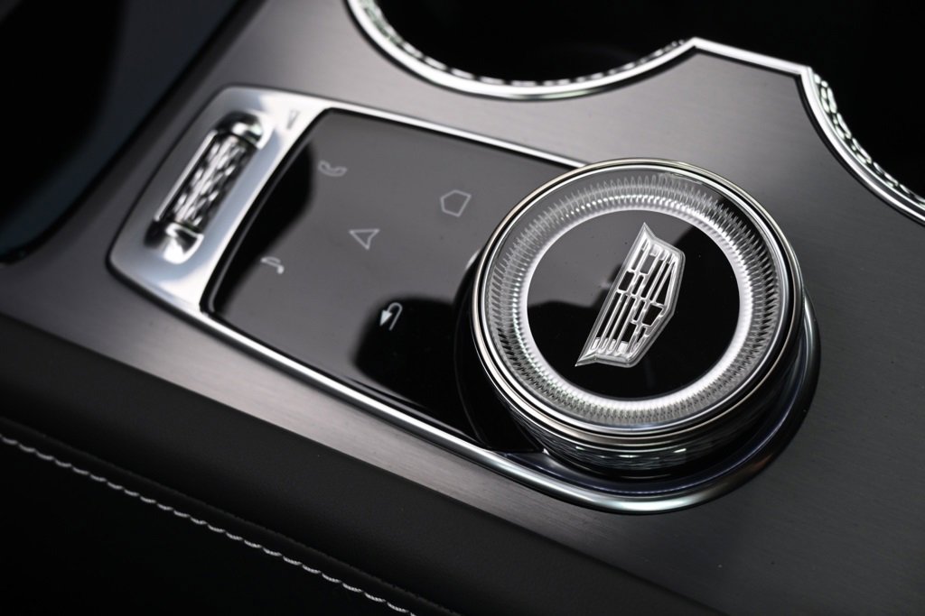 New 2026 Cadillac Vistiq Platinum image 32
