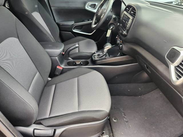 Used 2024 Kia Soul LX w/ Option Group 015 FWD image 14