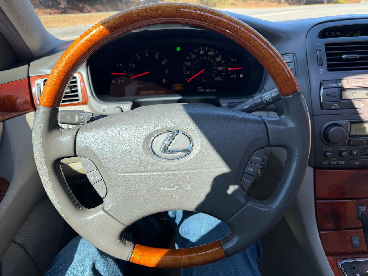 Used 2003 Lexus LS 430 RWD image 12