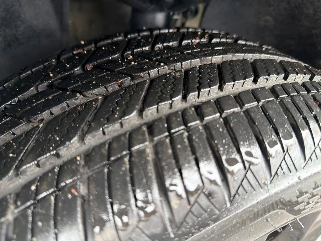 Used 2023 Volkswagen Taos SE w/ Black Wheel Package image 30