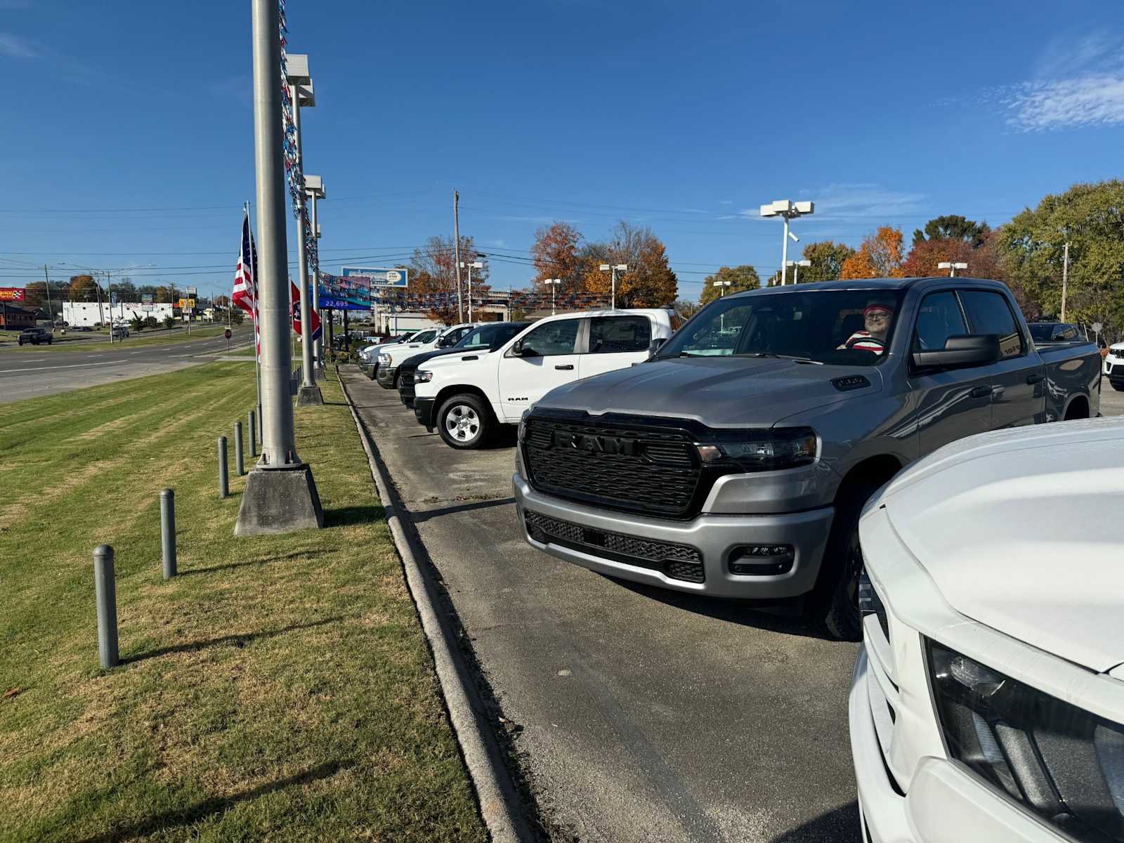 Used 2023 Jeep Compass Trailhawk image 12