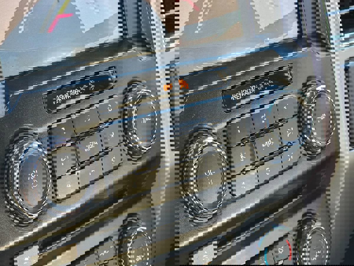 Used 2017 Ford F150 Lariat image 31