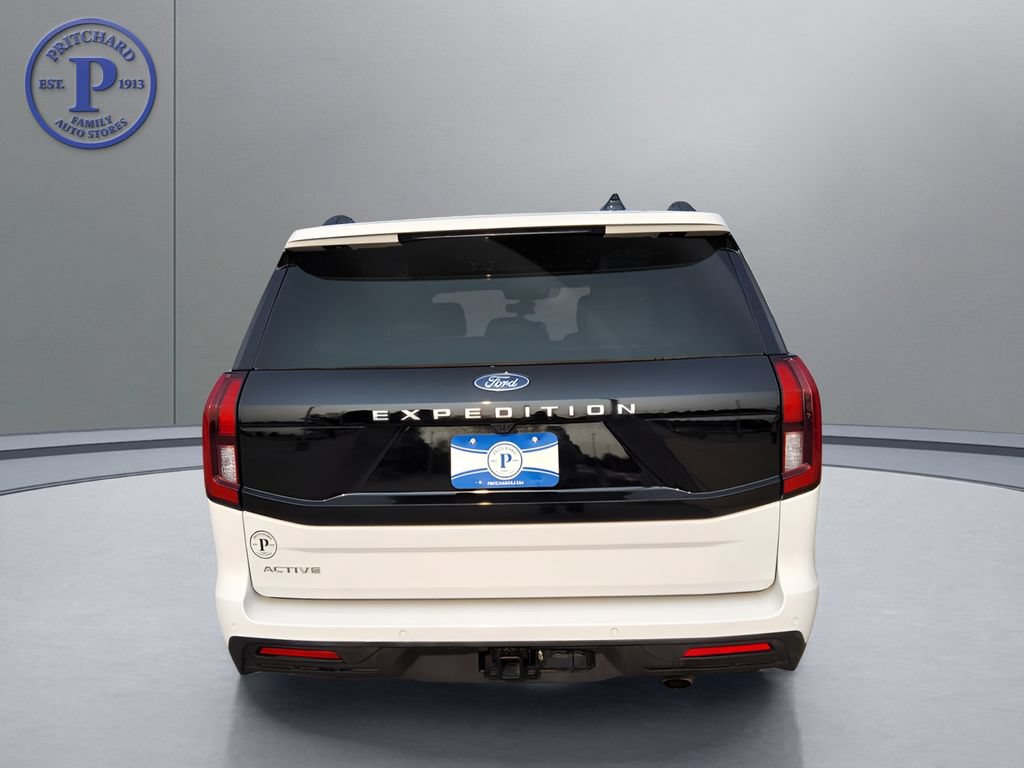 Used 2025 Ford Expedition Active AWD/4WD image 6