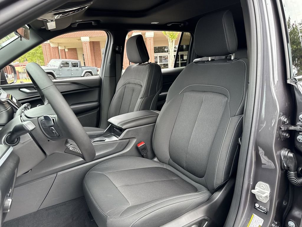 New 2025 Jeep Grand Cherokee L Laredo w/ Luxury Tech Group I image 11