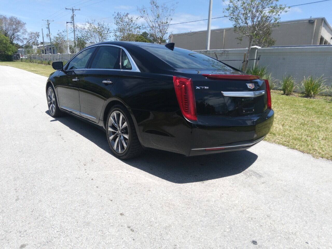 Used 2016 Cadillac XTS w/ Rear Seat Comfort Package FWD image 6