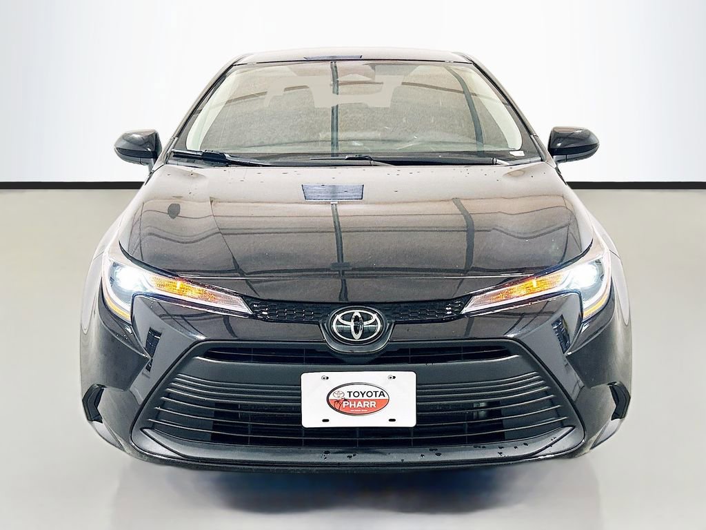 Used 2025 Toyota Corolla LE FWD image 2