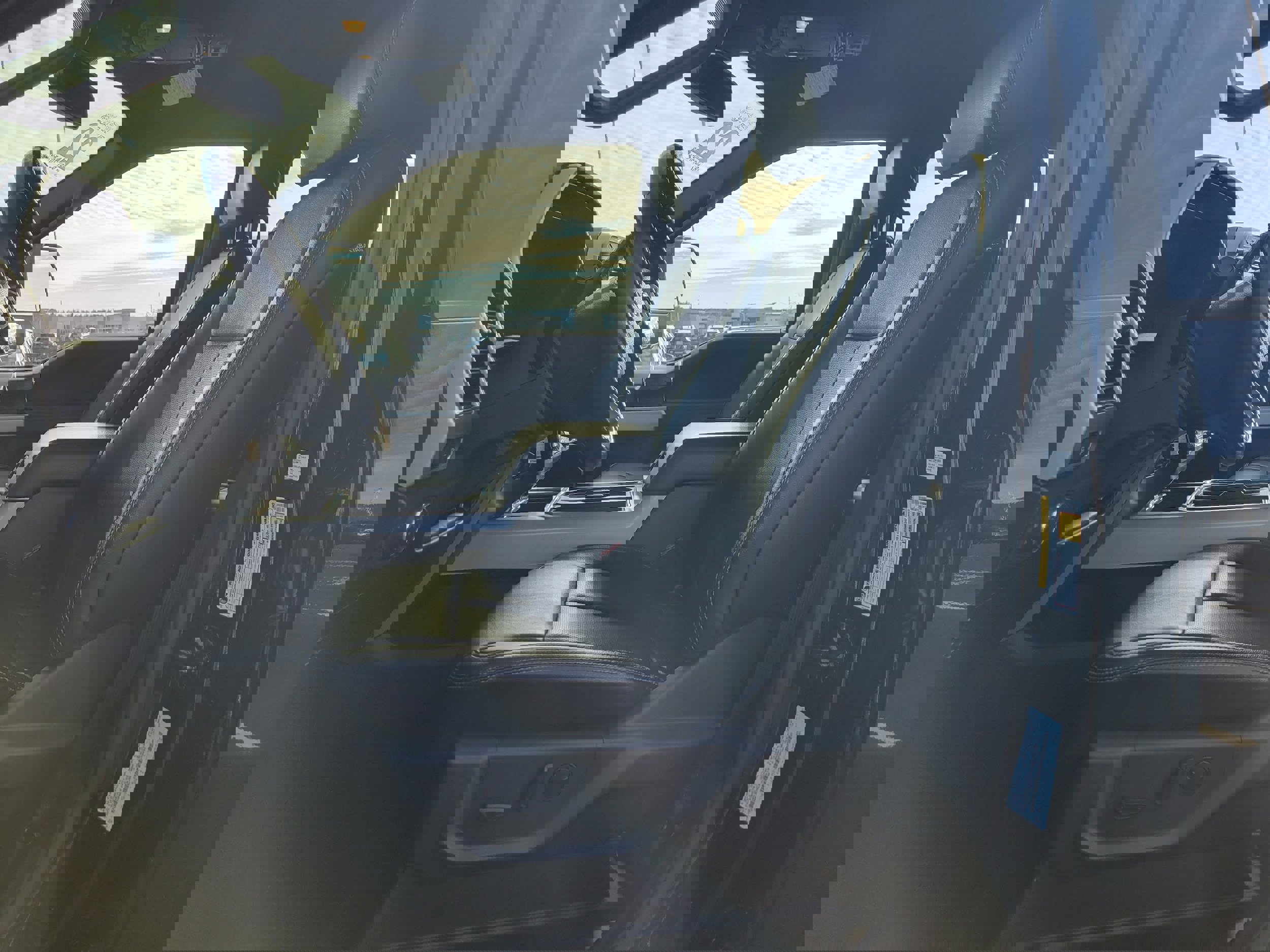 Used 2022 Ford F350 Lariat image 28