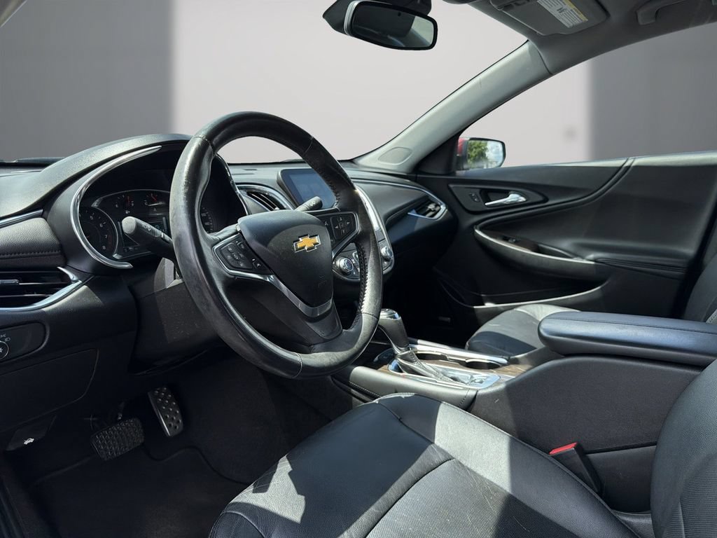 Used 2016 Chevrolet Malibu Premier w/ Driver Confidence Package II FWD image 11