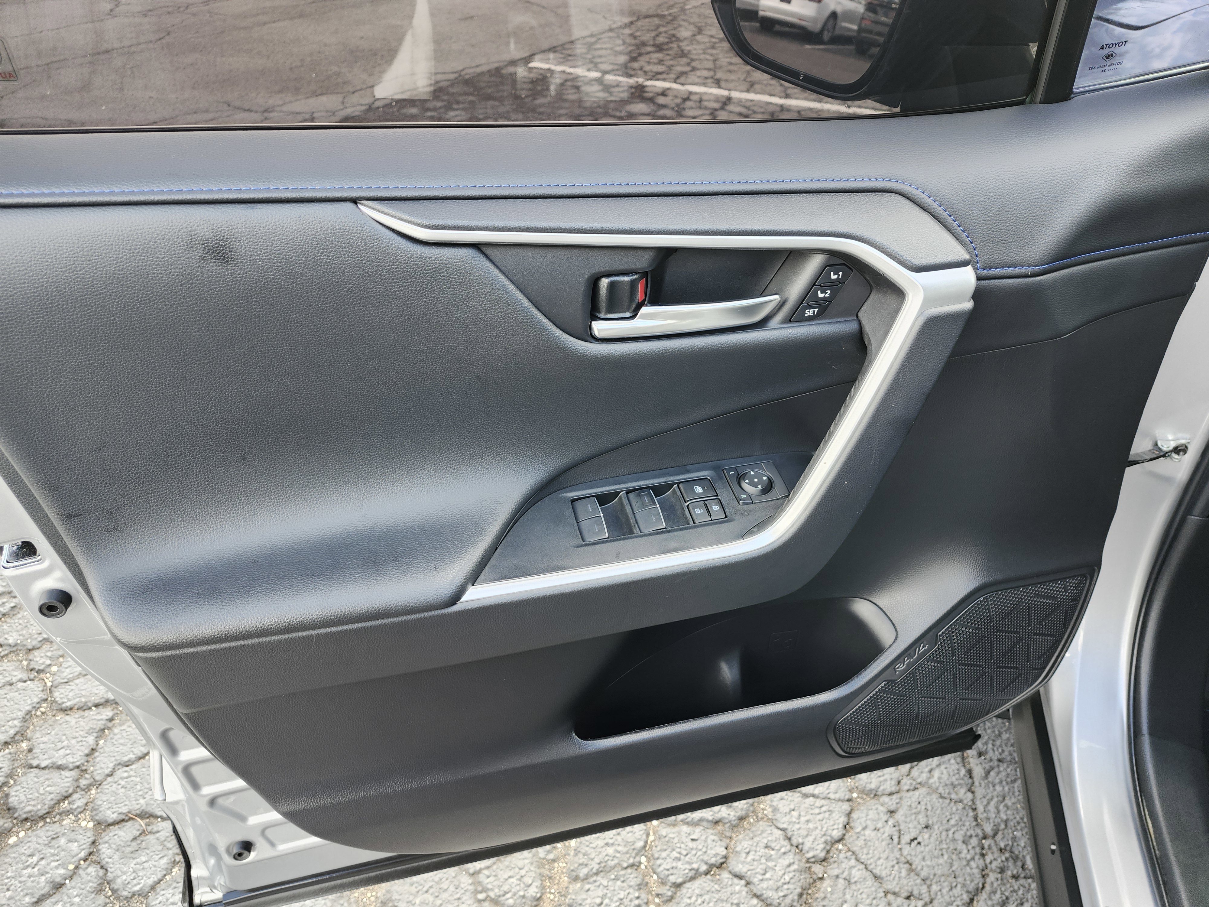 Used 2024 Toyota RAV4 XSE w/ Advanced Technology Package image 28