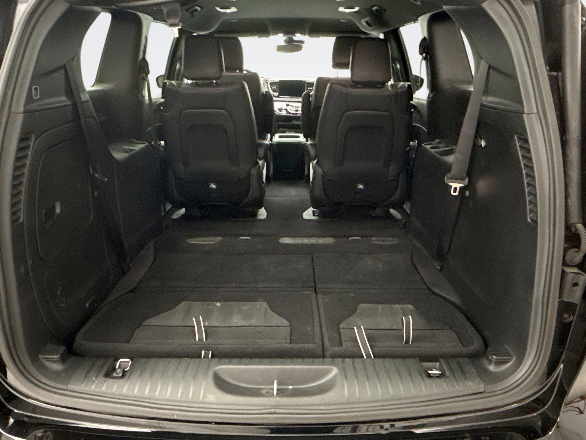 Used 2025 Chrysler Pacifica Select image 21