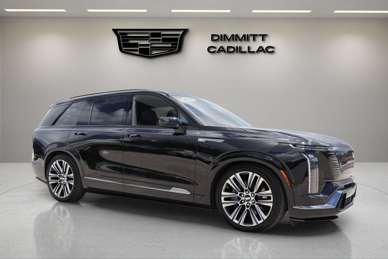 Certified 2026 Cadillac Vistiq Luxury w/ LPO, Floor Liner Package AWD/4WD image 3