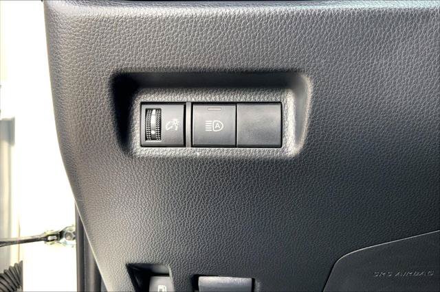Certified 2025 Toyota RAV4 LE AWD/4WD image 33