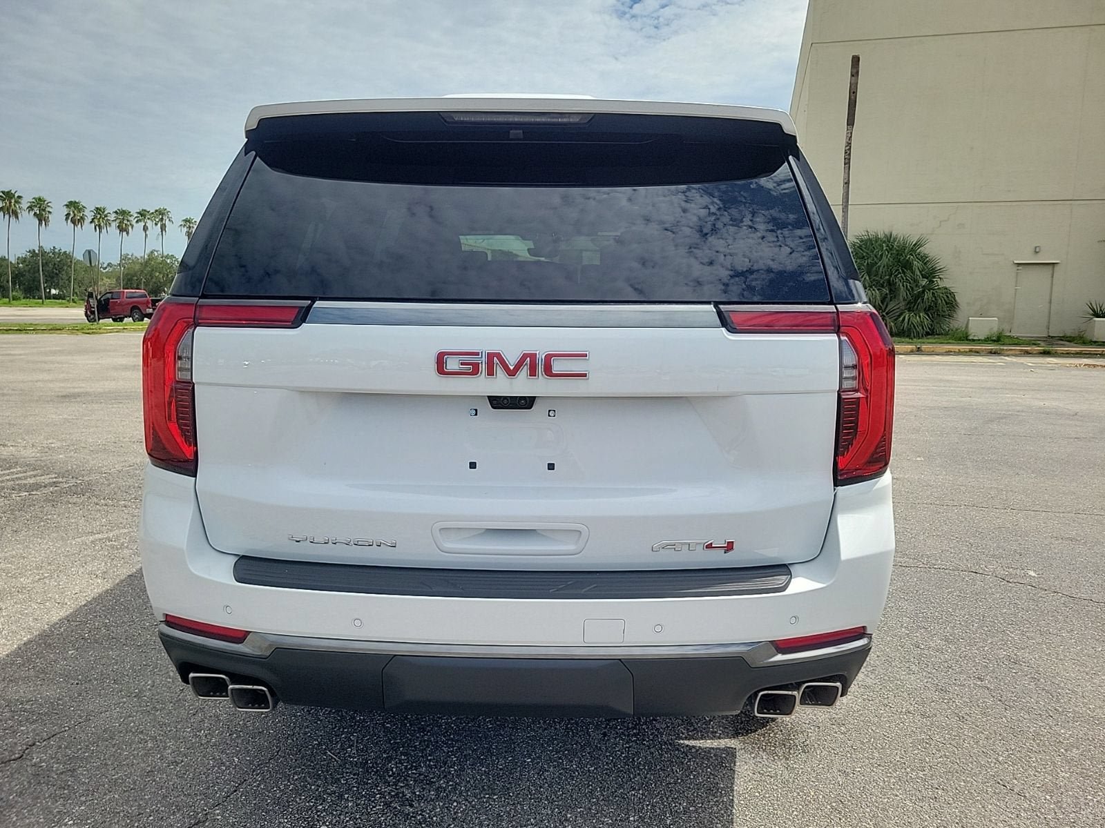 New 2026 GMC Yukon XL AT4 w/ AT4 Premium Plus Package AWD/4WD image 6