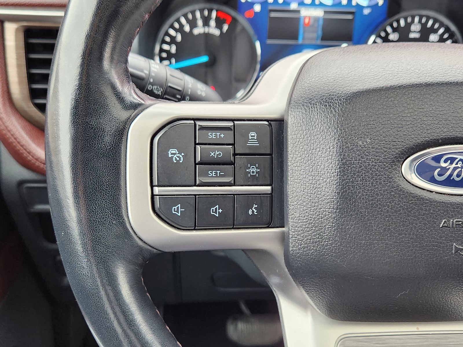 Used 2024 Ford Expedition Limited image 32